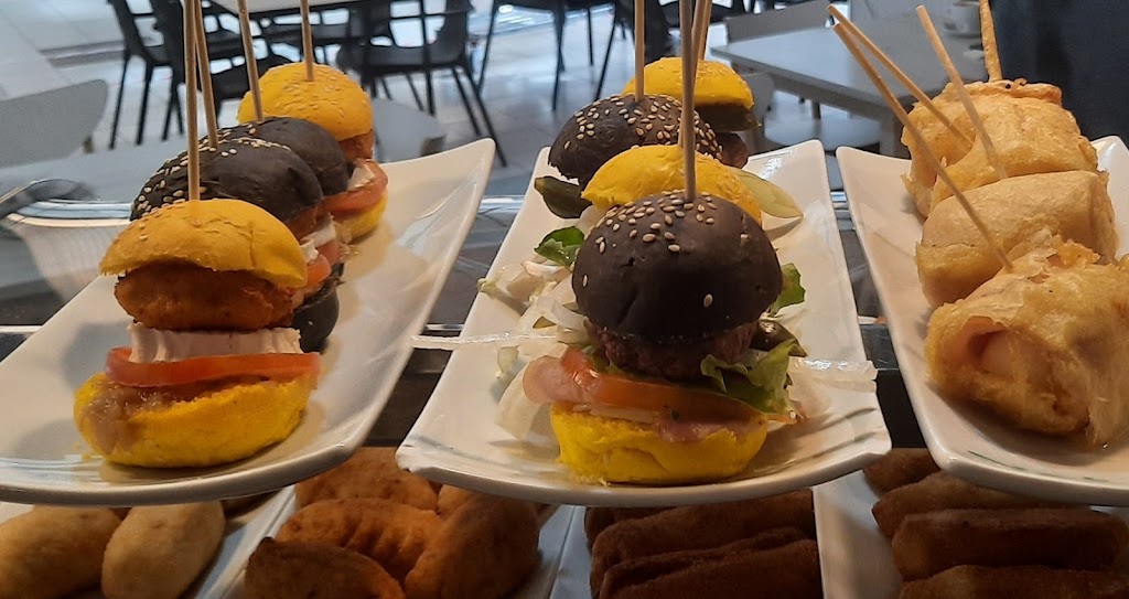 Bar restaurante La Bodeguilla — Comida y bebida