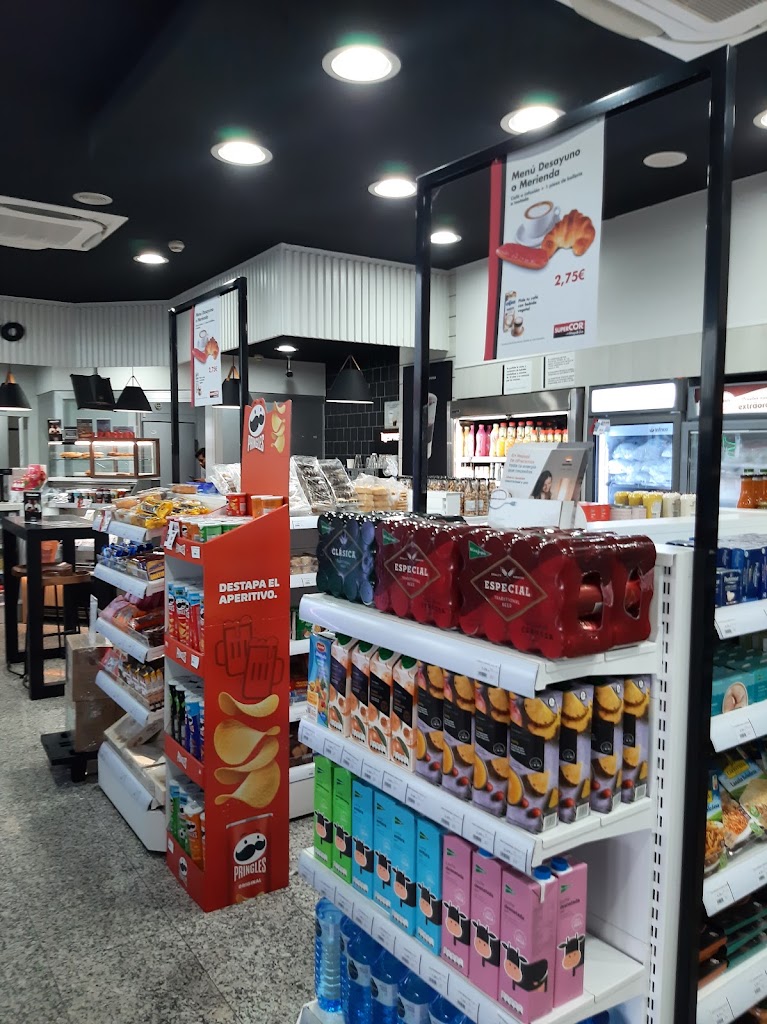 Estacion de Servicio Repsol — Interior