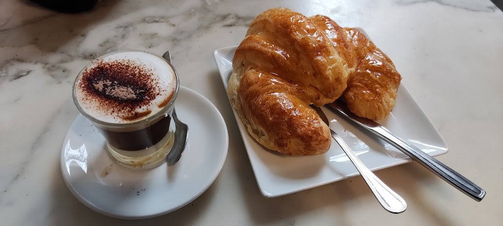 Cafe Bombon — Comida y bebida