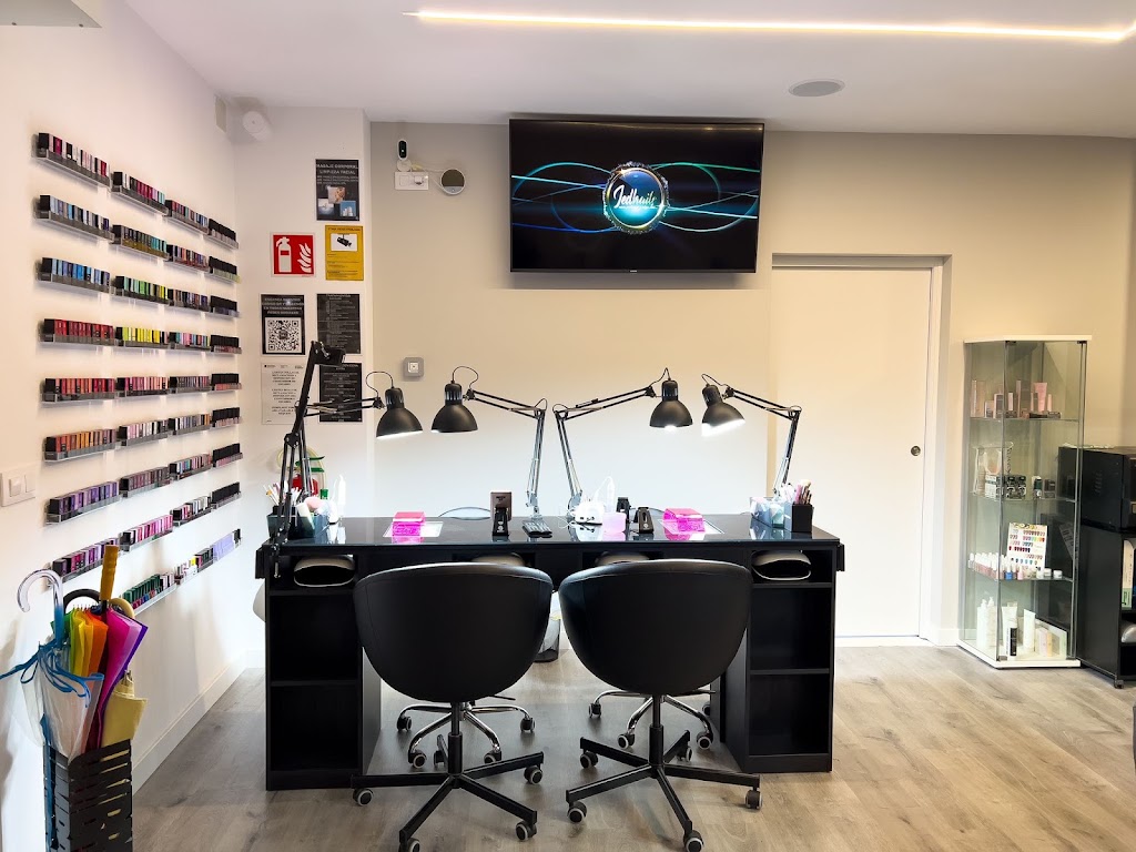 JedhNails — Interior