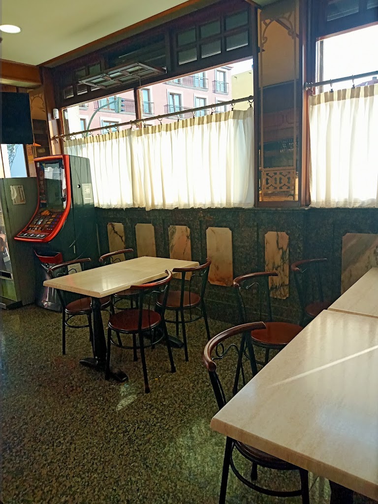 Cafe Bar Washington — Ambiente