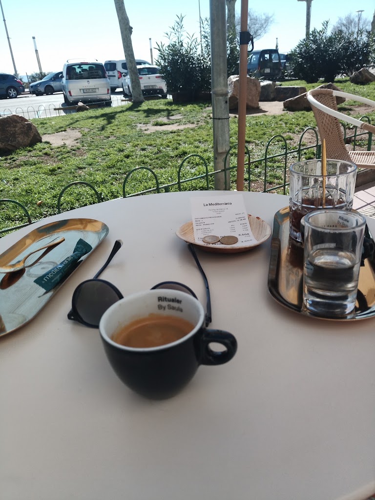 La Mediterrania — Cafe