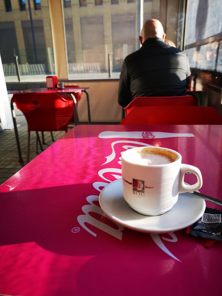 CAFETERIA BAR LIBRA — Comida y bebida