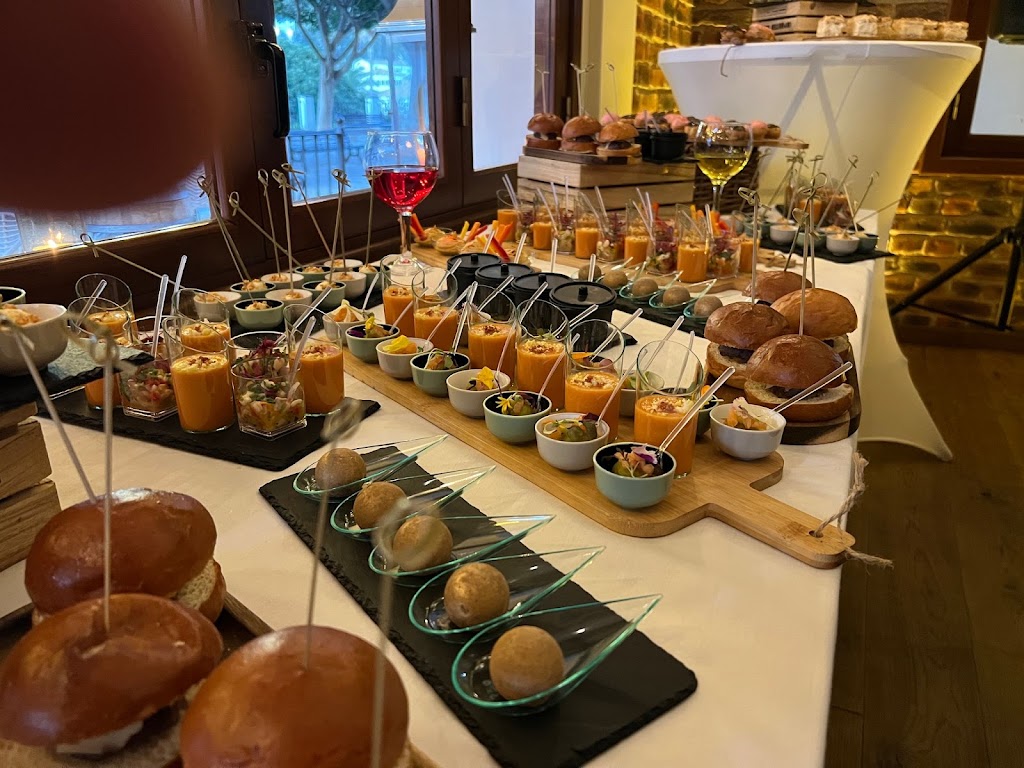 Jazzy Bubbles & Bites — Comida y bebida