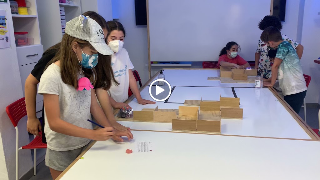Escuela Tecnologica En Linea. // TxikiBlocks Construcciones 3D en miniatura — Videos