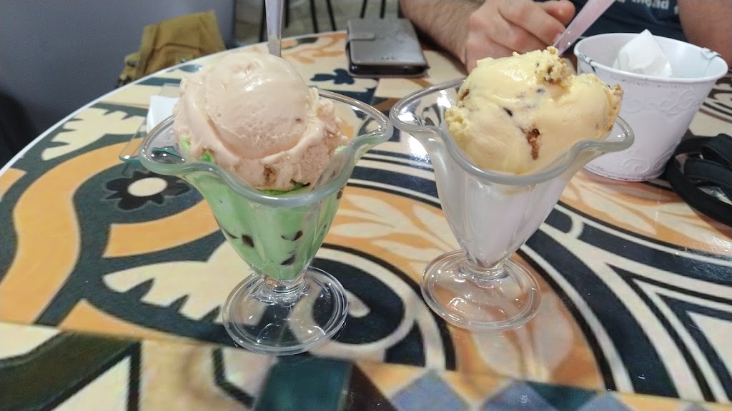 Cafeteria El Paraiso del Helado — Comida y bebida