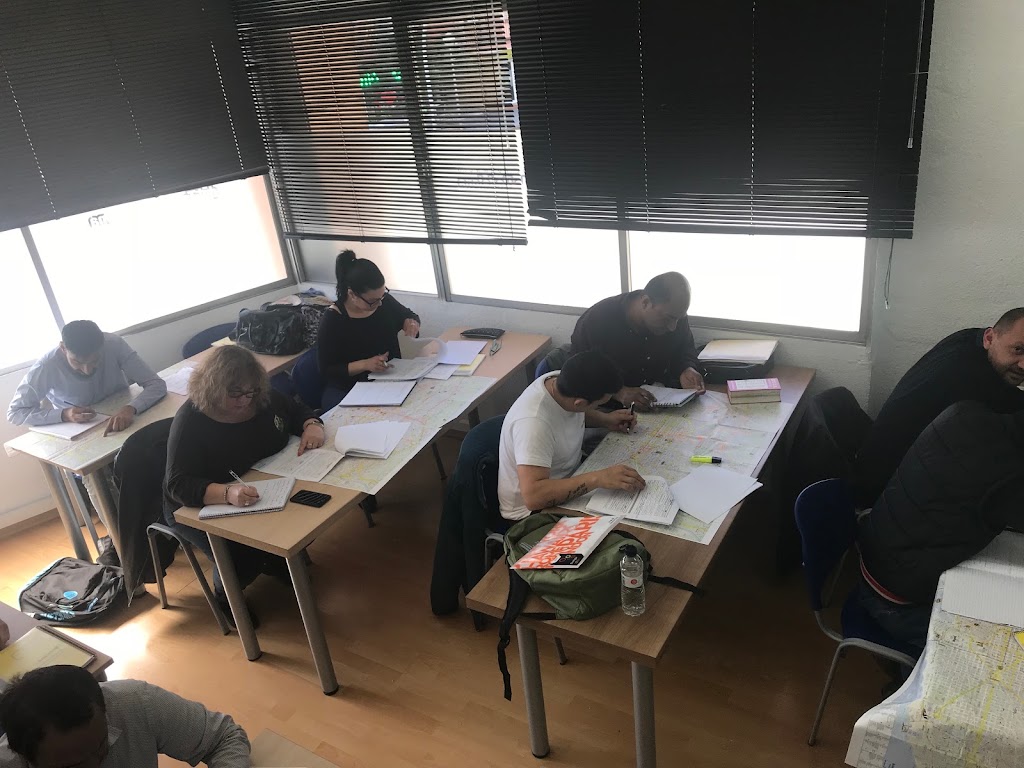 ESCUELA DE FORMACION DEL TAXI DE BADALONA, S.L. — Del propietario