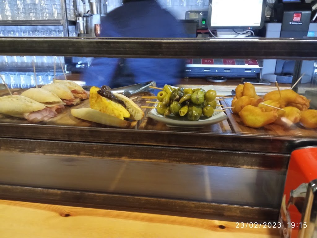 Bar Restaurante El Somaten — Comida y bebida