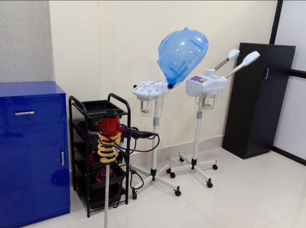 Trademark Unisex Salon