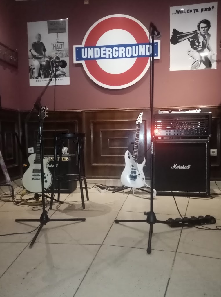 UNDERGROUND ROCK-BAR
