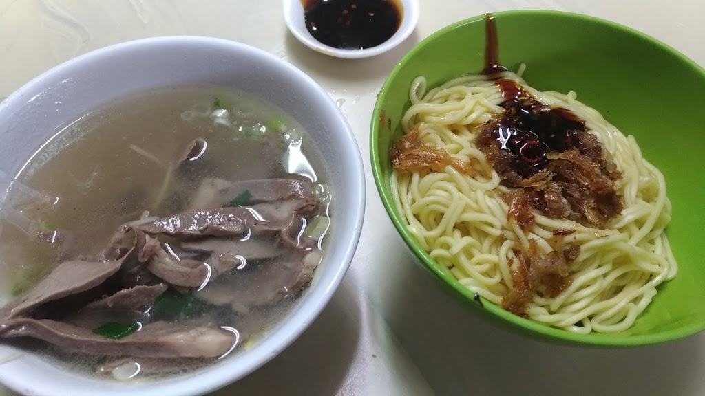 榕樹下米苔目 的照片