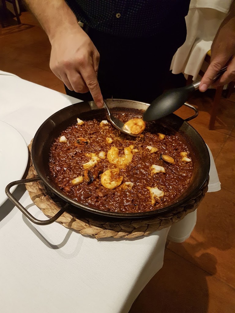 Restaurante cocteleria Castillo de Javier — Paella