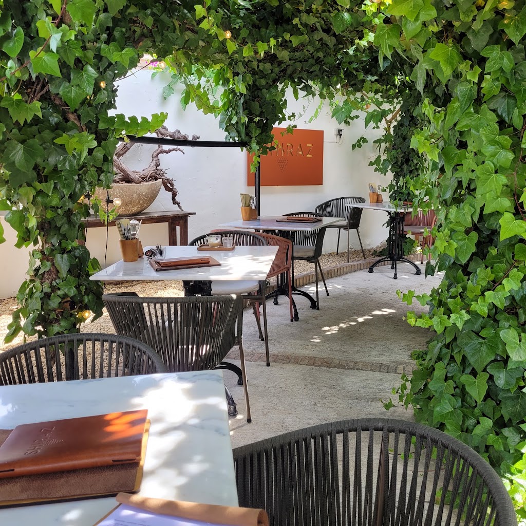 SHIRAZ Wine & Gastrobar — Ambiente