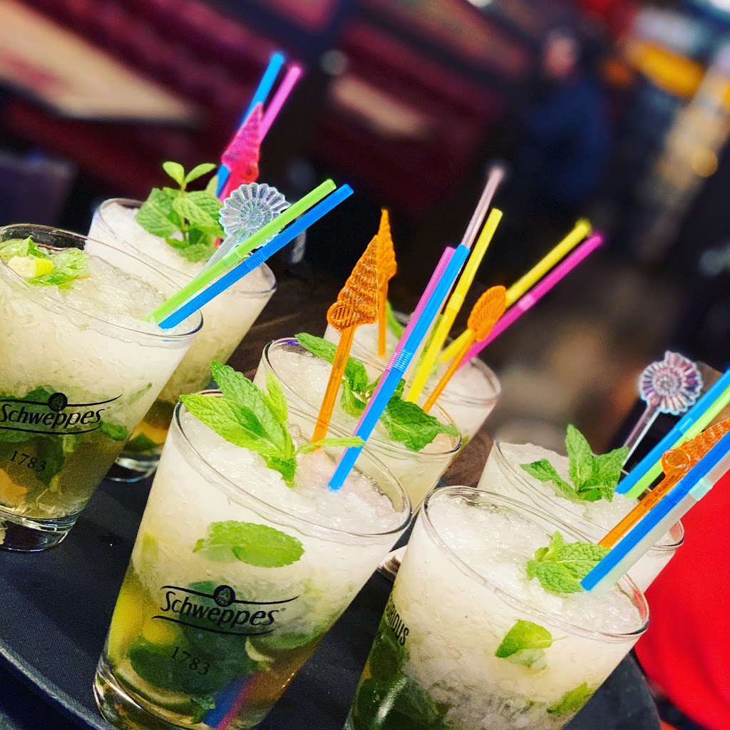 London Cafe Benalmadena — Comida y bebida