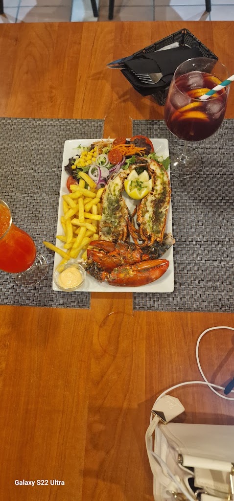 Alma Beach House — Comida y bebida