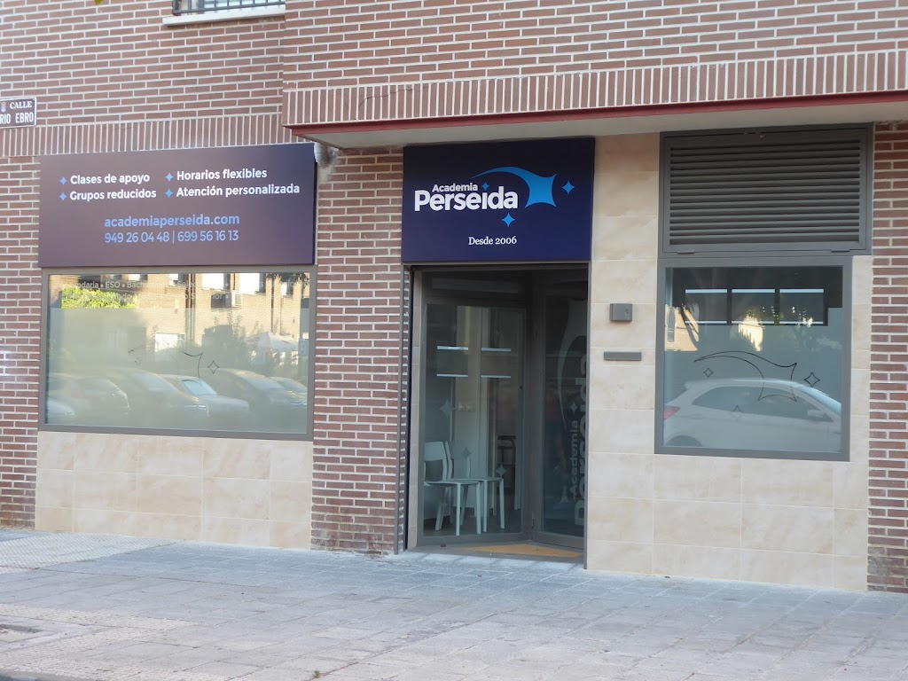 Academia Perseida — Del propietario