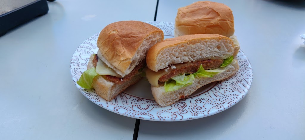Bar El Romeral Cafeteria — Comida y bebida