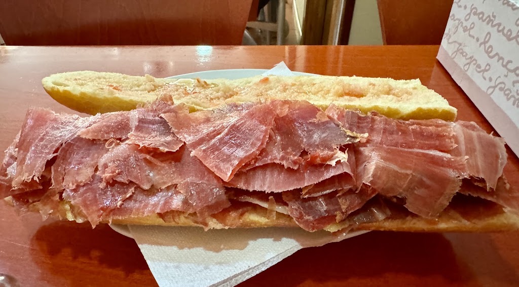 Restaurante O'Penedo — Comida y bebida