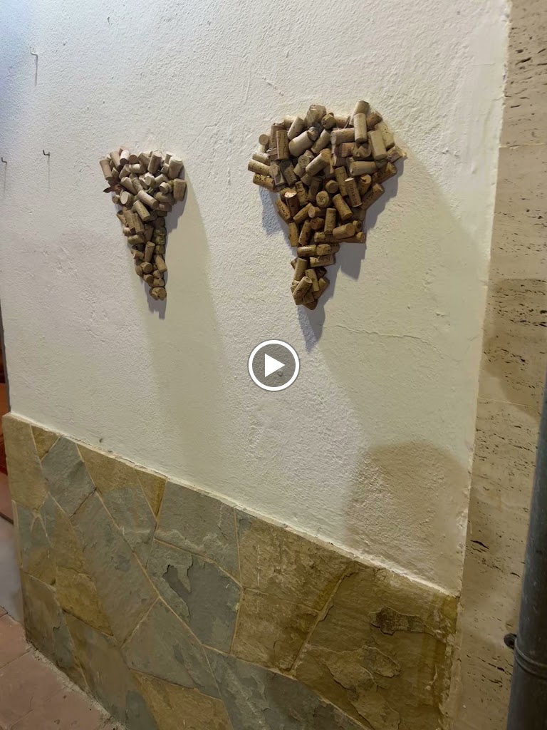Loqueria, vino natural y tapas — Videos