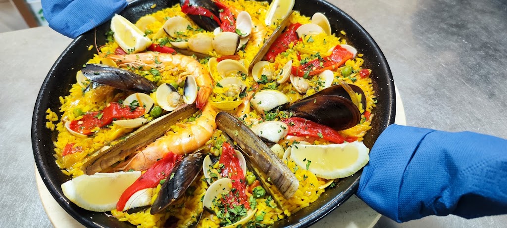 Restaurante Asador Iguaden — Comida y bebida