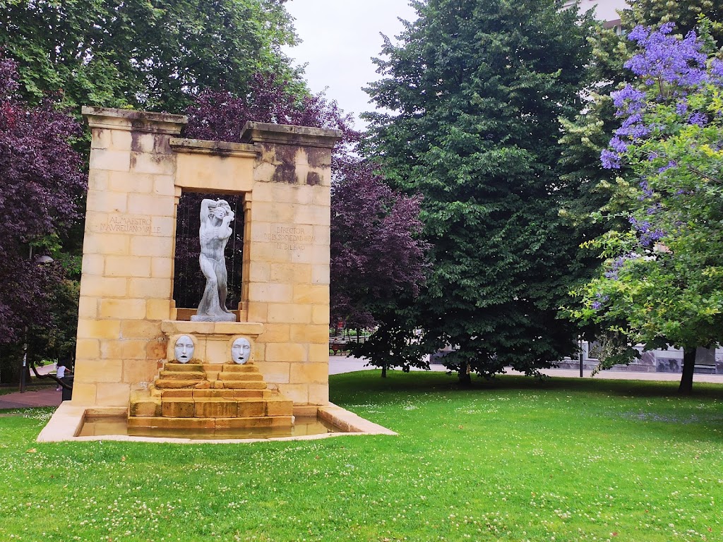 Monumento a D. Aureliano Valle