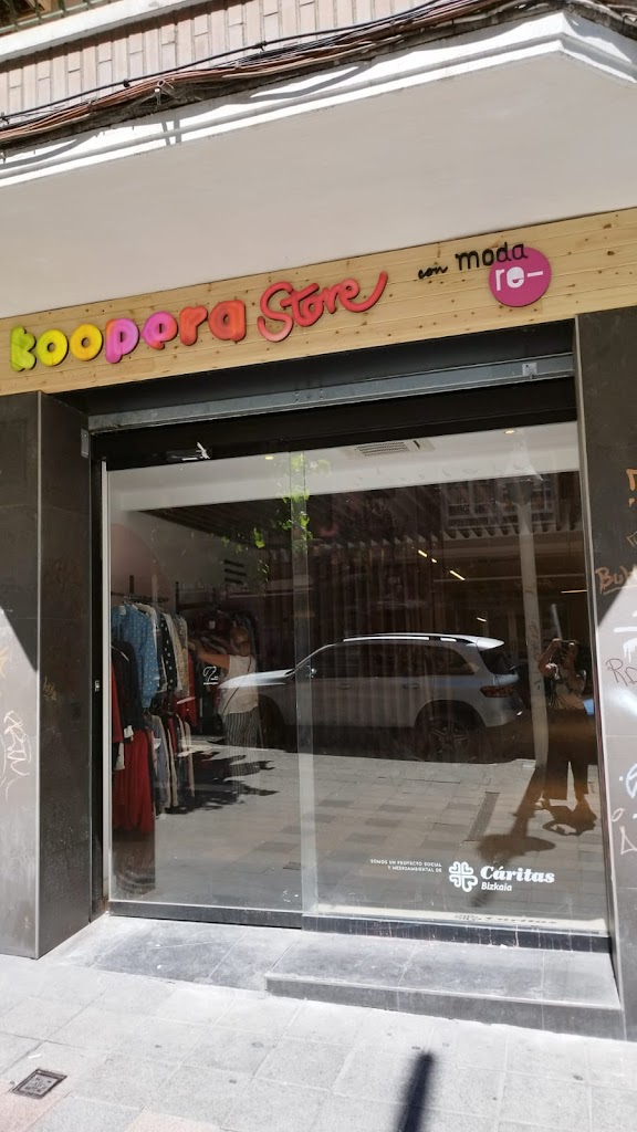 KOOPERA STORE con Moda re- SANTURTZI