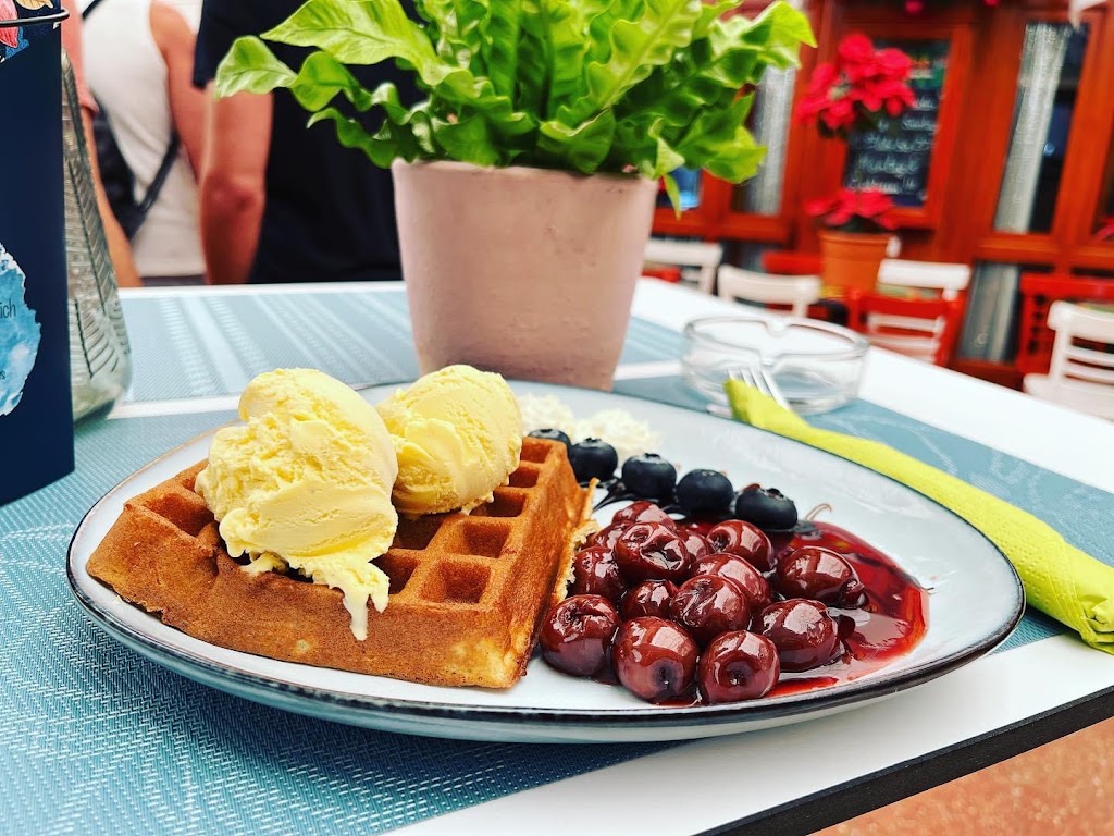 Charlys & Toms I The Brunch Club — Comida y bebida