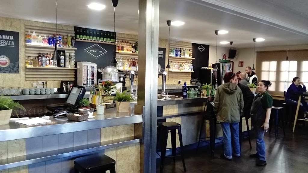 La Nueva AVENTURA - Bar & Restaurante — Ambiente