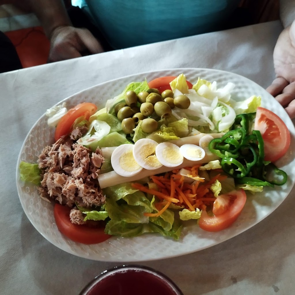 Terraza restaurante el castillo — Comida y bebida
