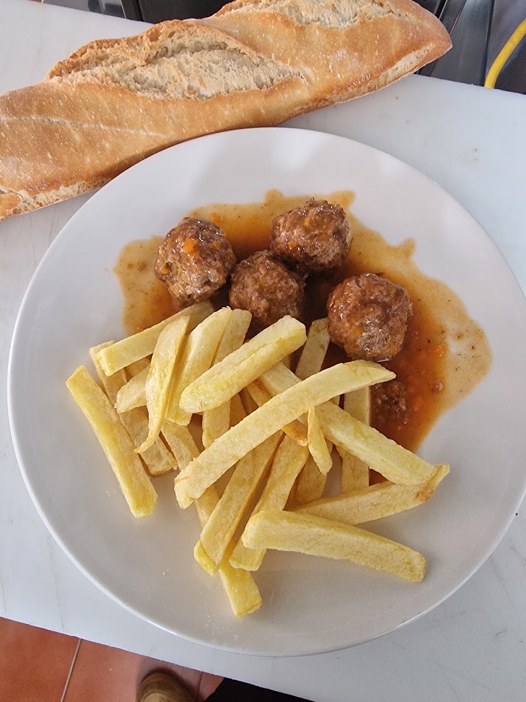 Restaurante El Yantar — Comida y bebida