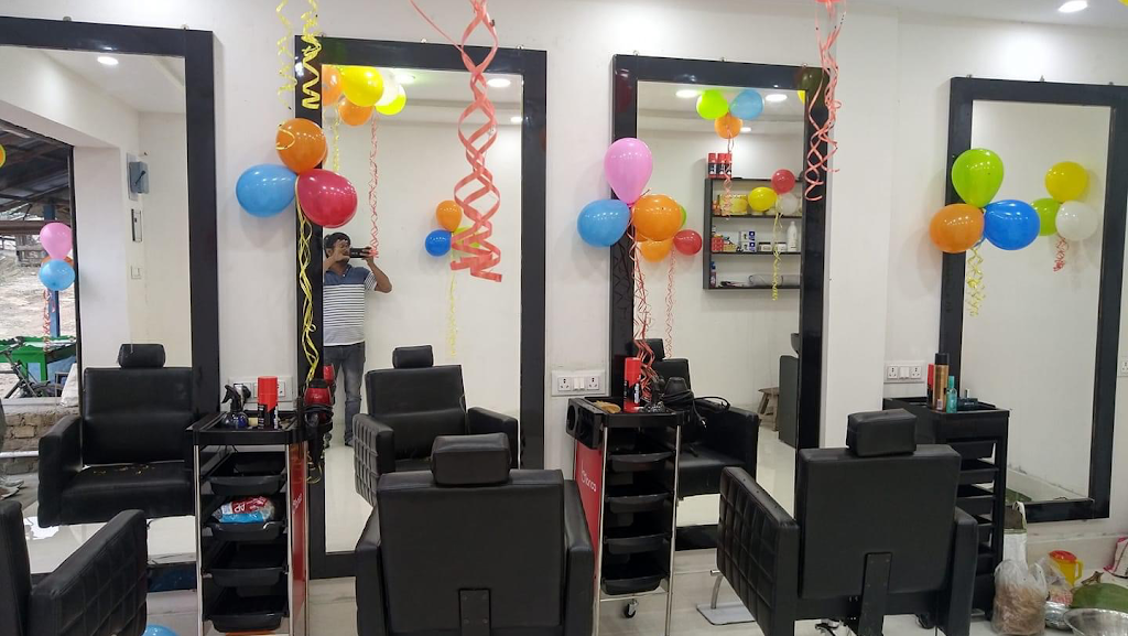 Cut And Colour Ac Gents Parlour