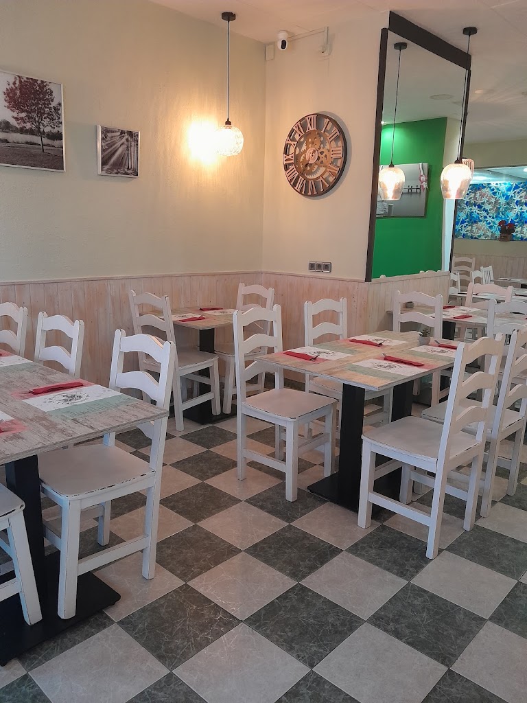 PIZZERIA ITALAL — Ambiente