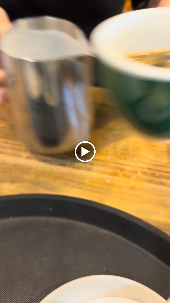 Cafeteria Amelie — Videos