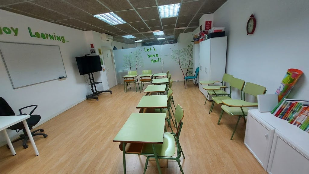 Wisdom Place, Academia de ingles