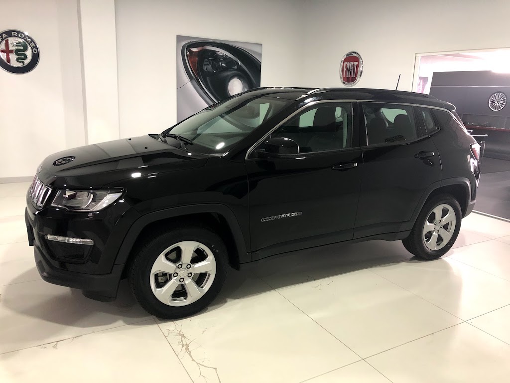 Concesionario oficial DR, Evo, DFSK y Swm. Servicio oficial Jeep, Fiat y Alfa Romeo — Interior