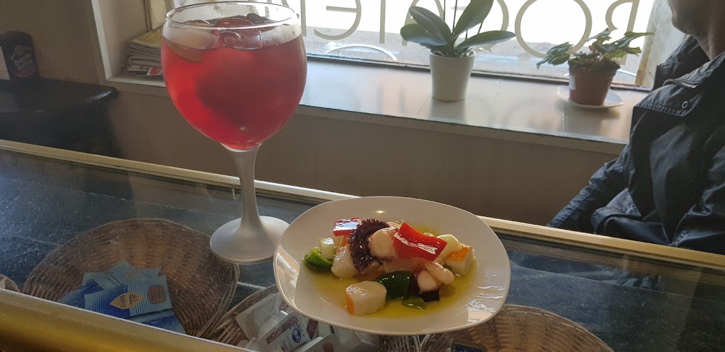 Cafeteria Portomarin — Comida y bebida