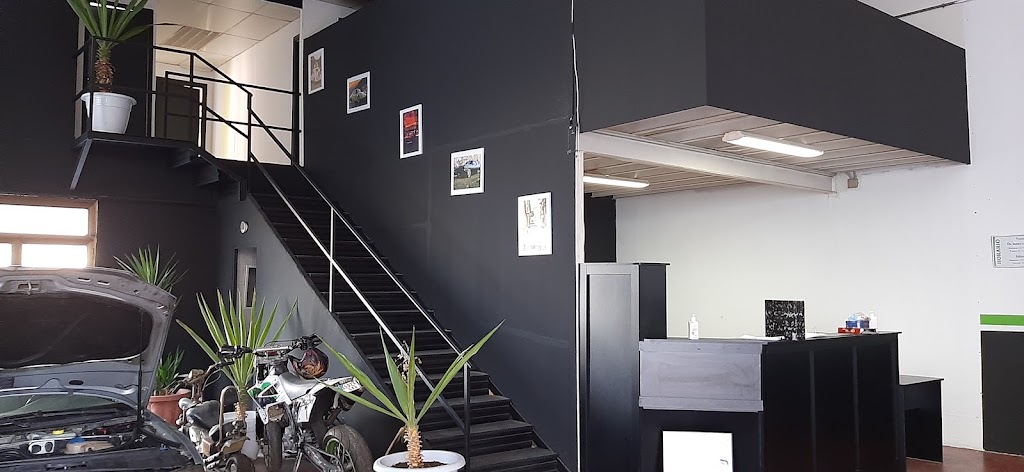 TALLERES JUAN GERMAN — Interior
