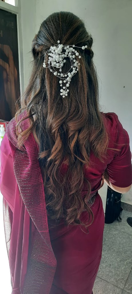 Sk Makeovers Beauty Salon