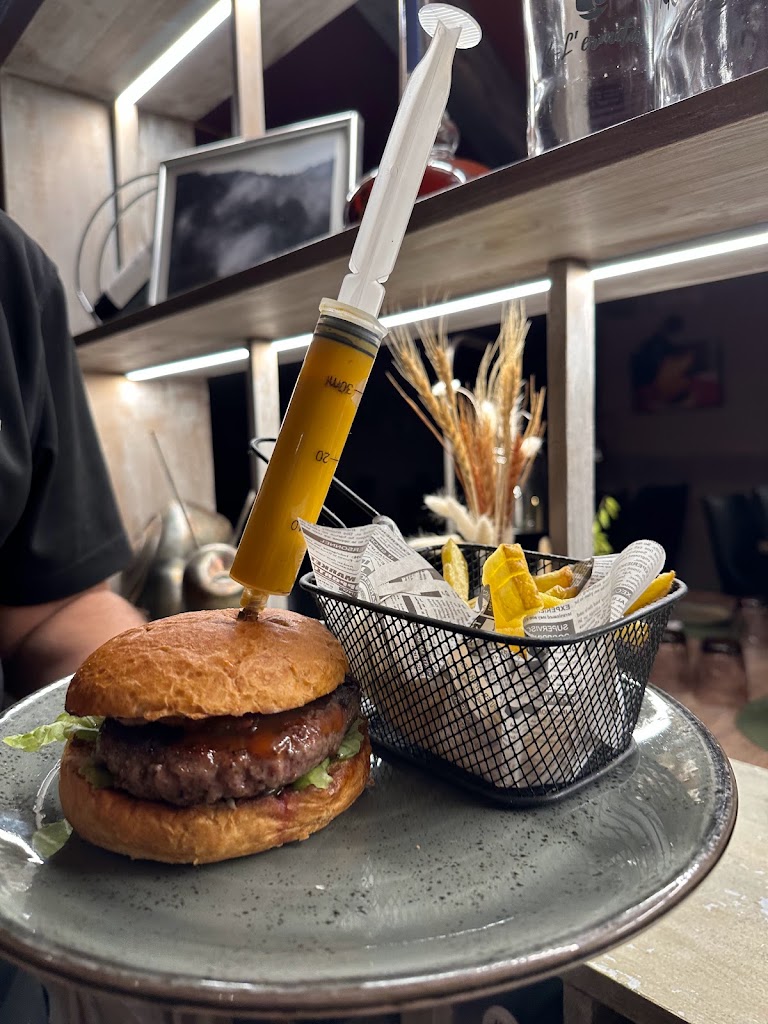 Restaurant K-l'ermita — Comida y bebida