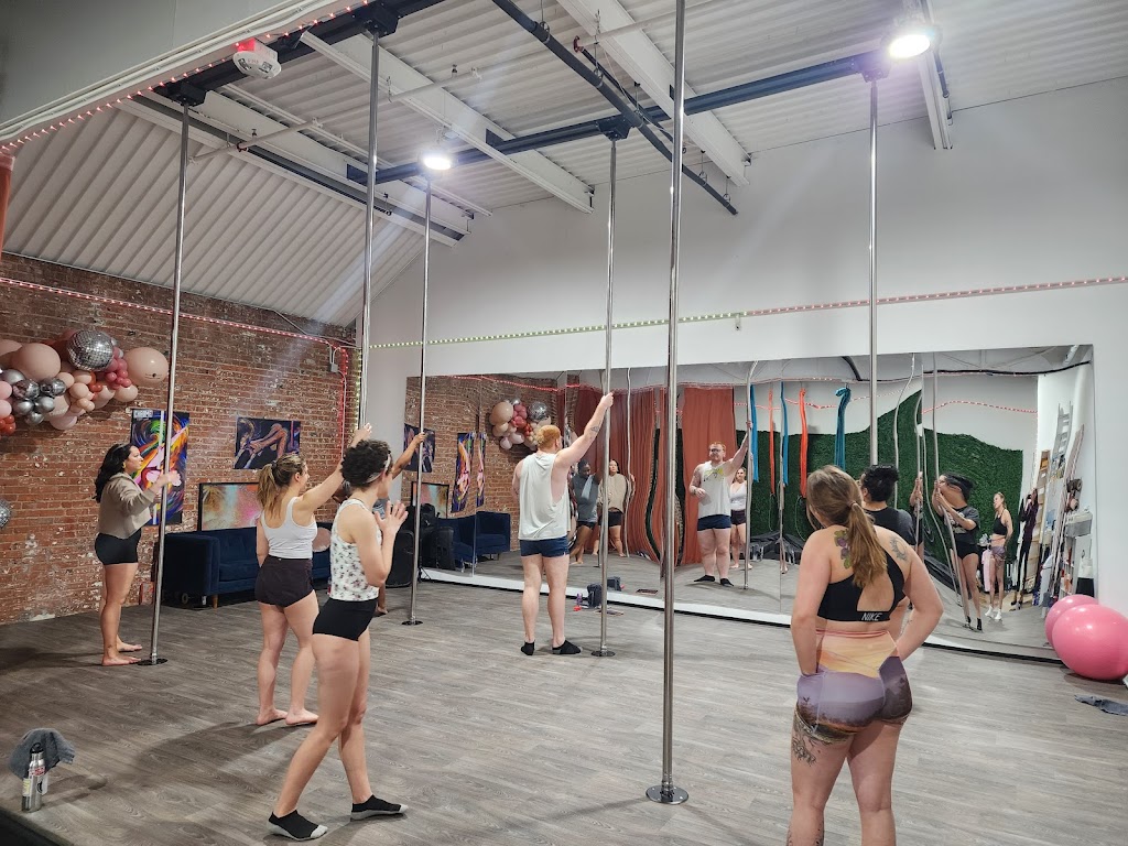  CHROME Pole & Aerial