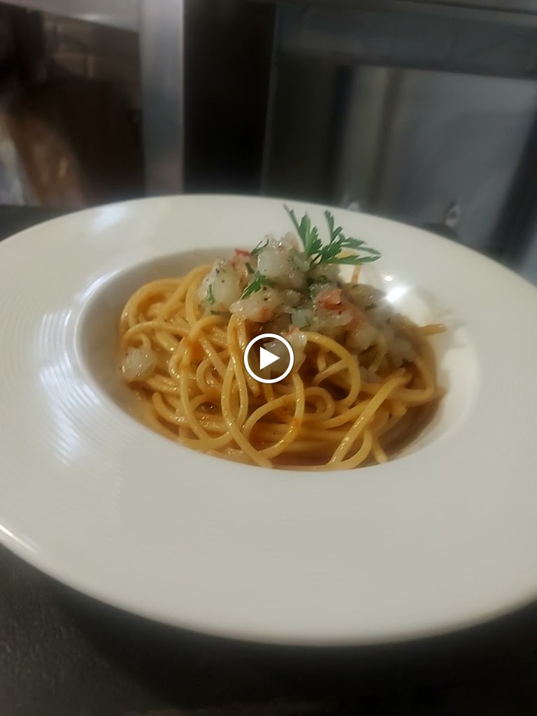La Bota Restaurante Pizzeria — Comida y bebida