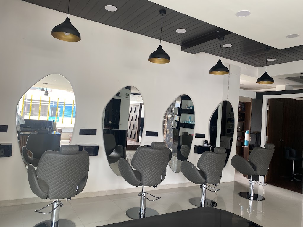 Evolve The Ladies Salon Nipani