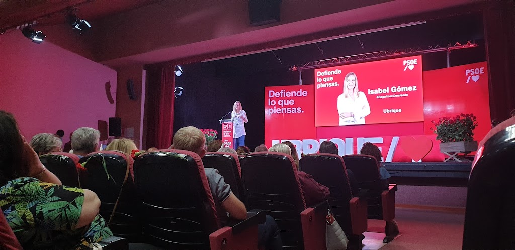 Cine Teatro Maestro Francisco Fatou