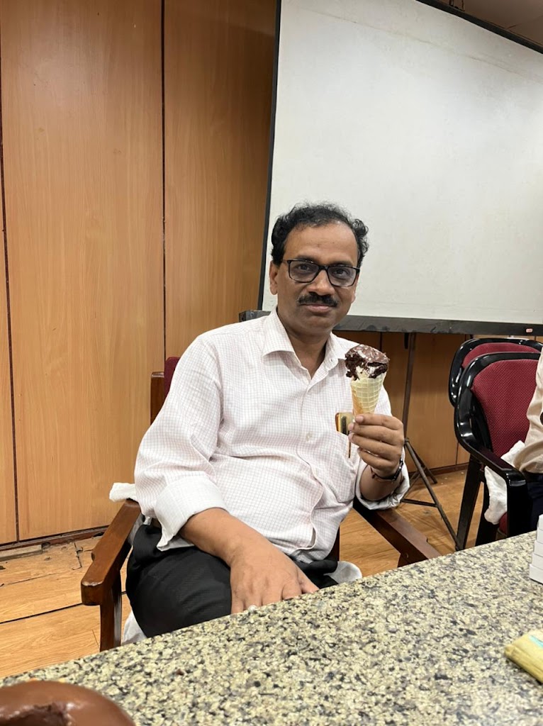 Dr. Dr Sibes Kumar Das