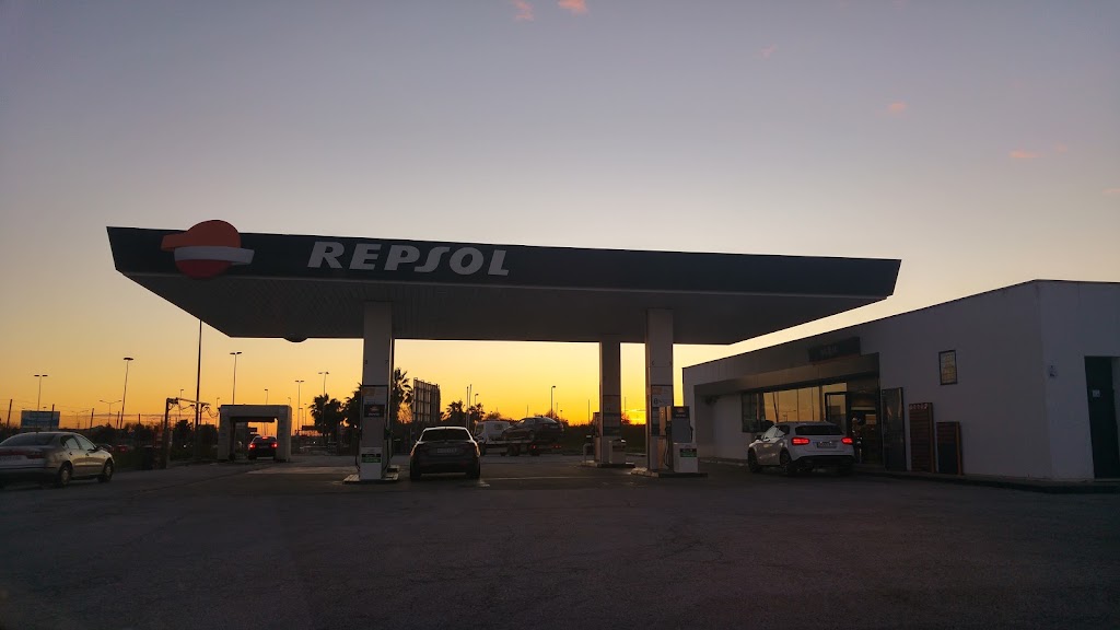 Estacion de Servicio Repsol — Surtidor de combustible