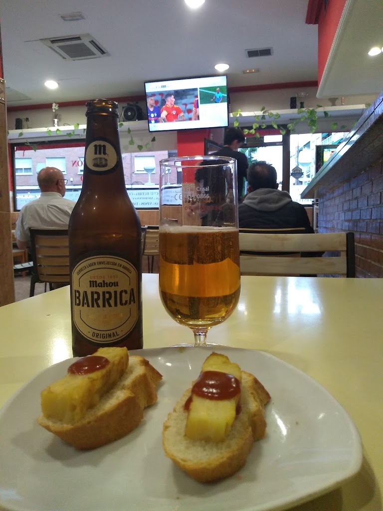 Bar El Rincon del Tapeo — Comida y bebida