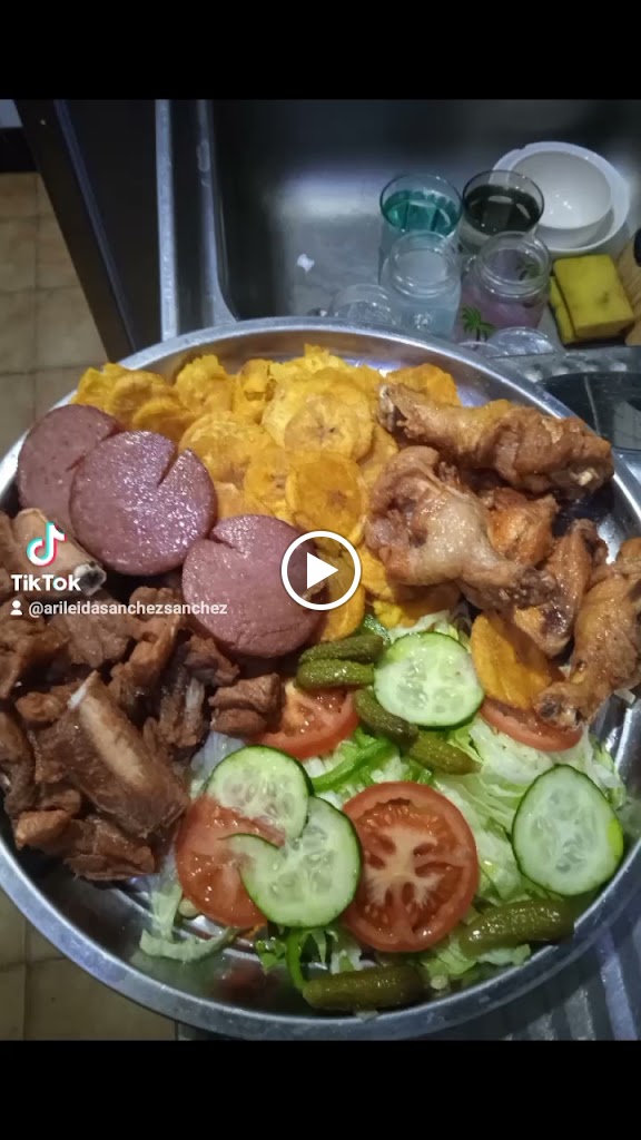Bar Los Cazadores — Comida y bebida