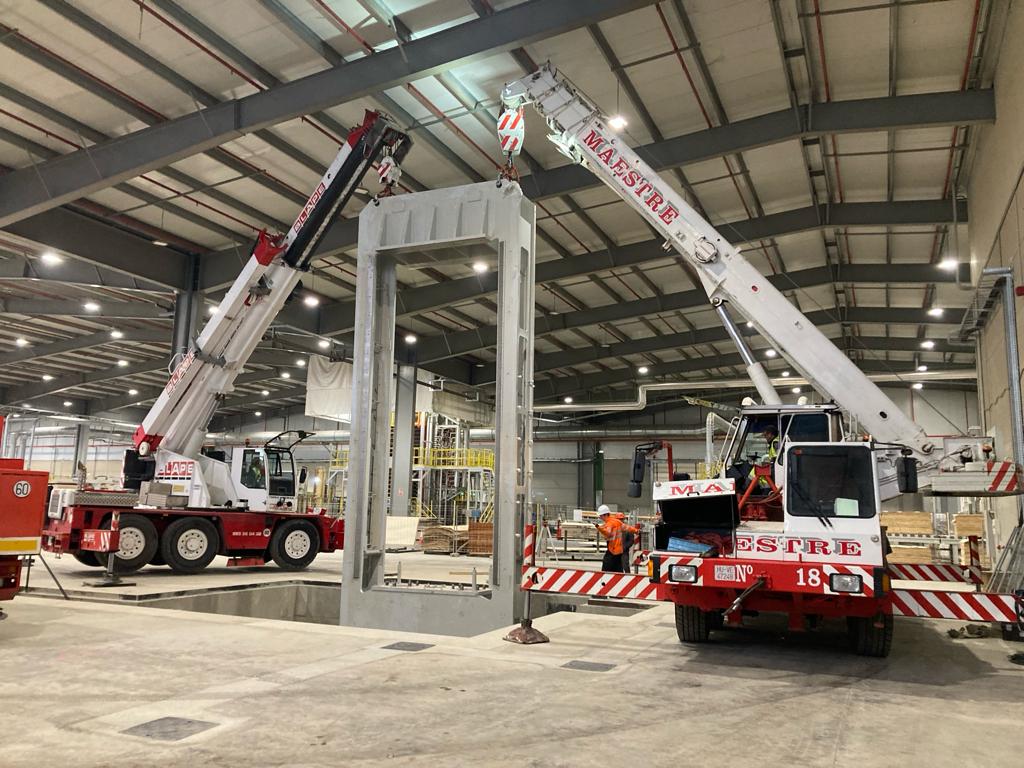 Talleres y Gruas Maestre S L