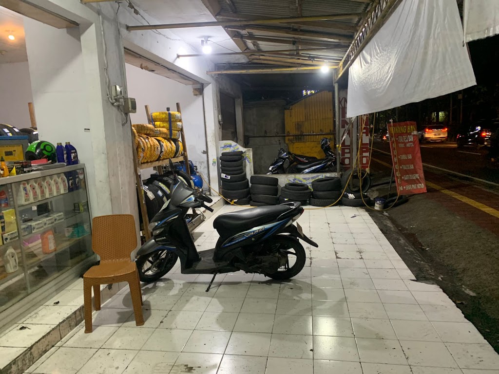 Bengkel Mobil dan Motor "Monang Ban"