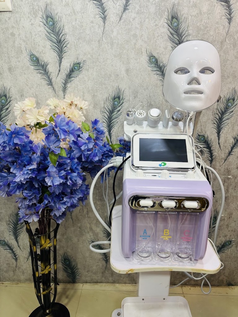 Glamup Spa Beauty Studio Ladies Kids